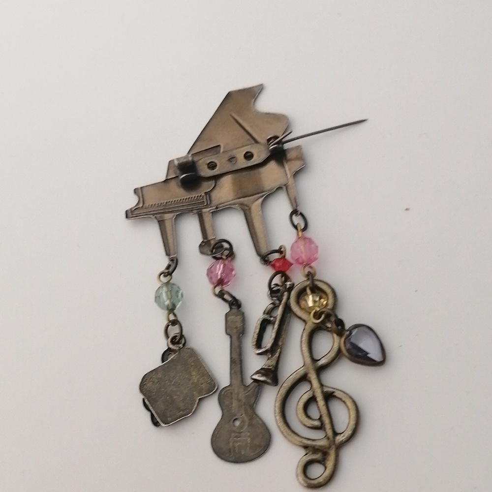 Vintage Whimsical Brooch Music Instruments Grand Piano Pin Unisex - Picture 5 of 6